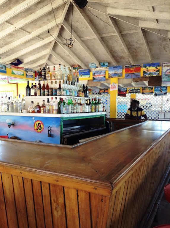Roots Bamboo Beach Resort Negril Eksteriør billede